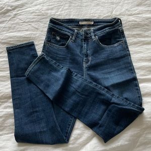 Levi’s High Rise Skinny Jeans 💙